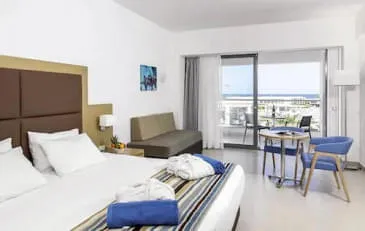 Standard-double-rooms-with-sea-view-max.-2-+-1-persons